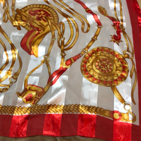 Eye catching scarf - Picture 3 of 8